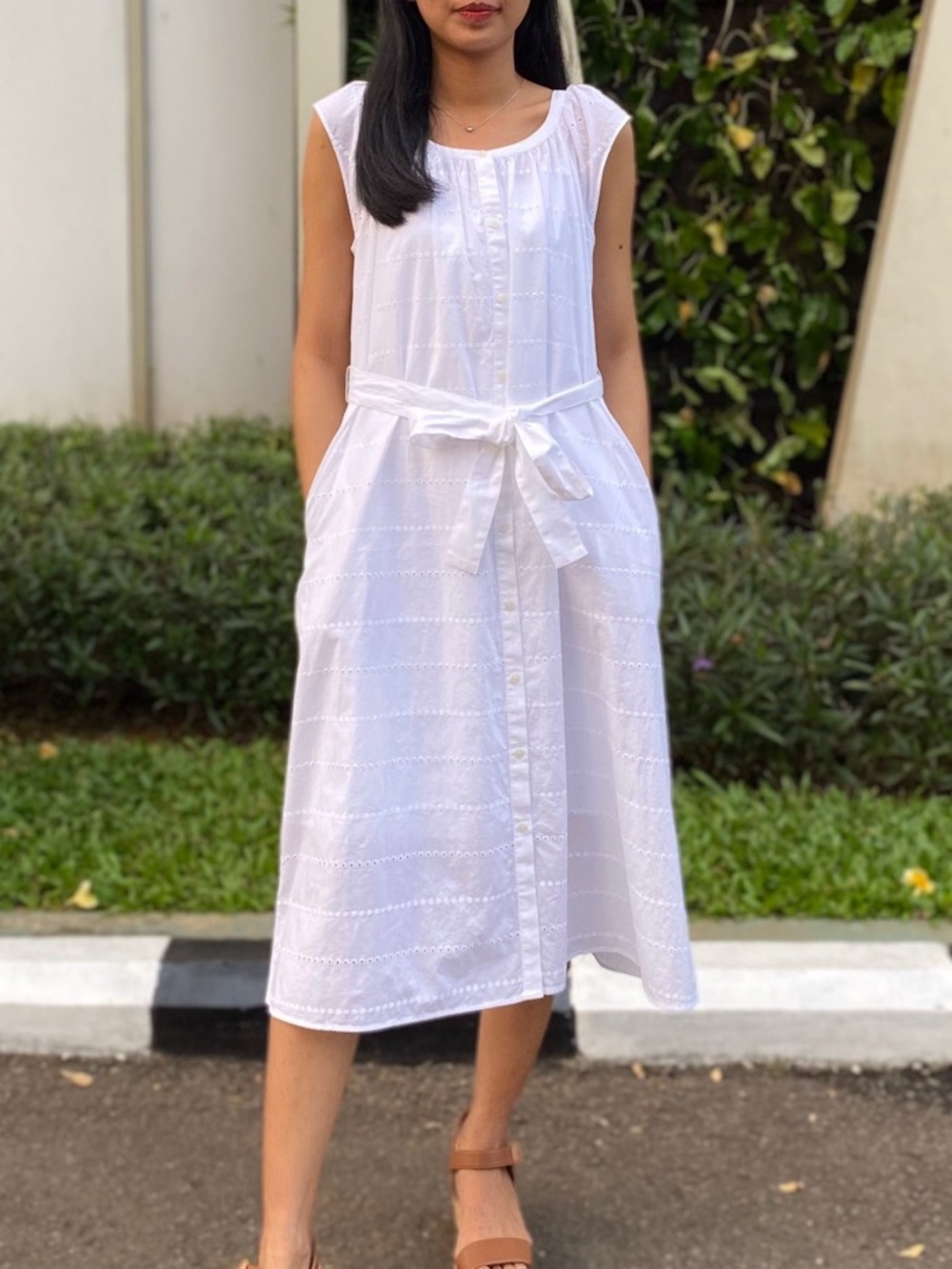 Uniqlo white midi dress with belt